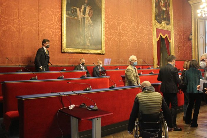 Lo Russo presenta il programma, le minoranze abbandonano l'aula: caos in Sala Rossa [VIDEO]