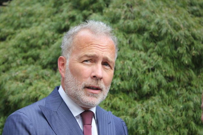 Paolo Damilano, candidato sindaco del centrodestra prende le distanze da Massimo Robella Paolo Damilano, candidato sindaco del centrodestra prende le distanze da Massimo Robella