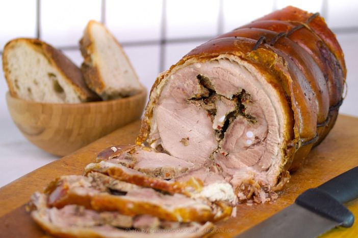 Al Wellington di Paesana due menù musicali, pesce e porchetta, per avvicinarsi al Ferragosto
