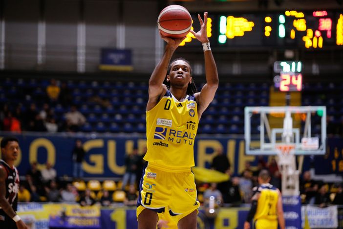 Basket, domenica contro Verona ultimo impegno della Reale Mutua prima dei playoff