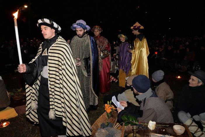 Il 21 dicembre presepe vivente organizzato dalla parrocchia di San pellegrino Laziosi Il 21 dicembre presepe vivente organizzato dalla parrocchia di San pellegrino Laziosi