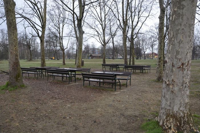 Ripulito il Parco del Boschetto di Nichelino, riempito di immondizia a Pasquetta (FOTO) Ripulito il Parco del Boschetto di Nichelino, riempito di immondizia a Pasquetta (FOTO)