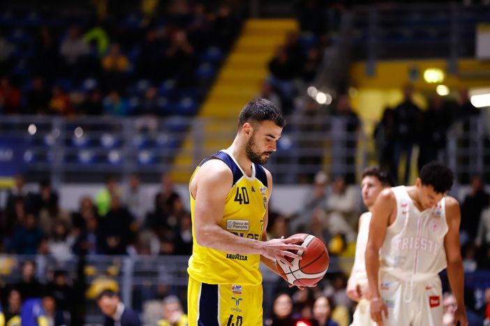Basket. altro k.o. per la Reale Mutua: Trieste avanti 2-0 nella serie