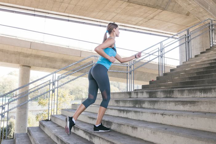 Alla scoperta dello “stair climbing”. In forma salendo le scale con Fab SMS