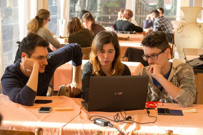 "Si può fare!?": un seminario per riflettere sul rapporto scuola-lavoro "Si può fare!?": un seminario per riflettere sul rapporto scuola-lavoro