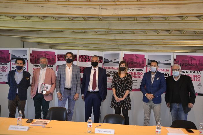 presentazione giro d'Italia a Stupinigi