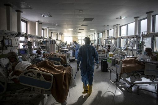 Scatti da &quot;The time of the virus&quot;, l'ultimo progetto di Stefano Stranges