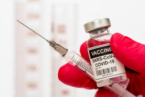 Vaccini, il Piemonte primo in Italia a partire con le terze dosi per il personale sanitario Vaccini, il Piemonte primo in Italia a partire con le terze dosi per il personale sanitario