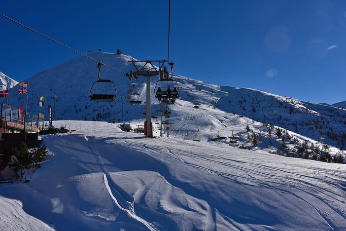 Vialattea, da domani si scia in tutte le località del comprensorio Vialattea, da domani si scia in tutte le località del comprensorio