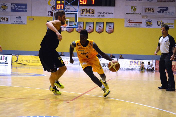 Per Agbogan una tripla all'inizio dell'ultimo quarto Per Agbogan una tripla all'inizio dell'ultimo quarto