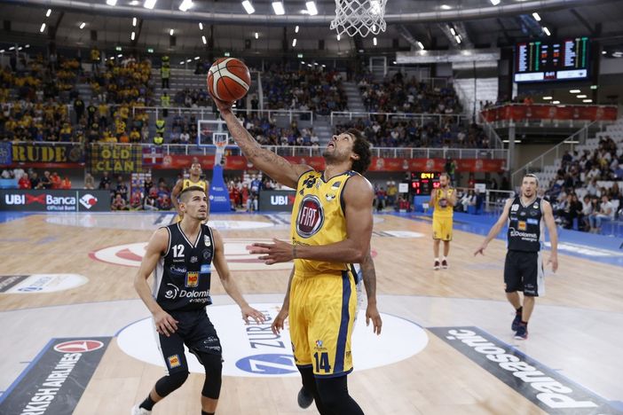 Basket, a Brescia la Fiat Torino mette in vetrina i suoi talenti e batte Trento 81-72