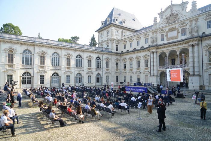 Al Castello del Valentino la festa dei Laureati del Politecnico Al Castello del Valentino la festa dei Laureati del Politecnico