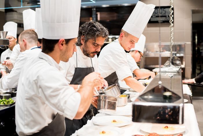 Giovanissimi al ristorante stellato: Del Cambio e Piazza dei Mestieri fondano l'Academy per i professionisti di domani