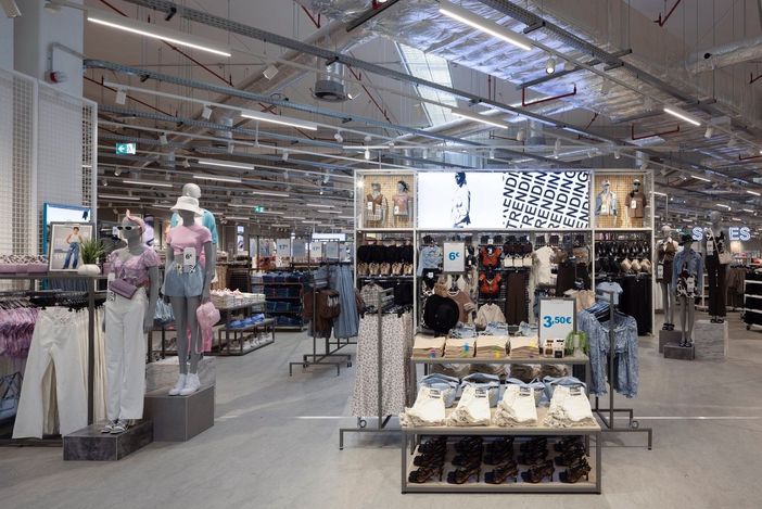 Interno punto vendita Primark (Immagine di Primark - Facebook) Interno punto vendita Primark (Immagine di Primark - Facebook)