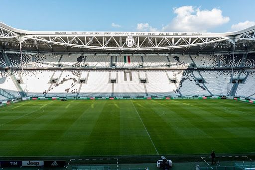 Coronavirus, rinviata Juventus-Milan: è ufficiale Coronavirus, rinviata Juventus-Milan: è ufficiale