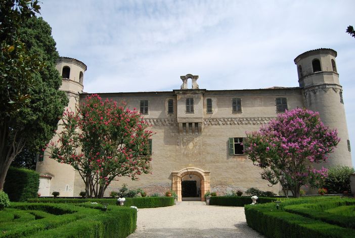 Il "nemico" non è ancora sconfitto, ma i Castelli riaprono ai visitatori puntando sulla sicurezza