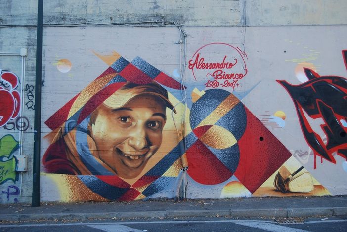 Dieci anni senza Enak e quel muro per la sua memoria