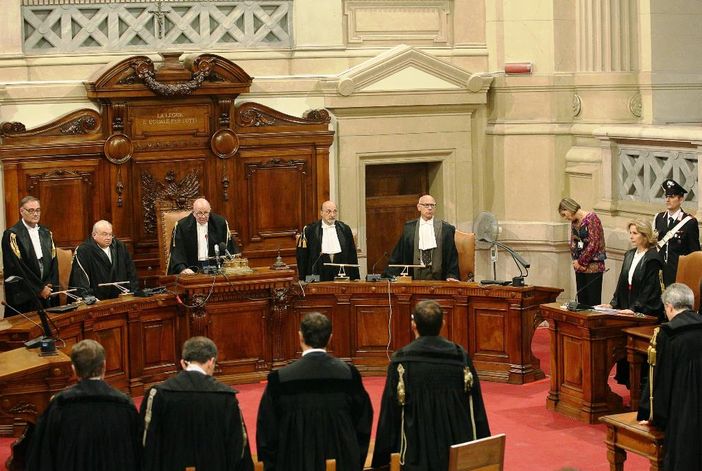 Curò con tisane una malata di cancro poi deceduta: Cassazione conferma la condanna