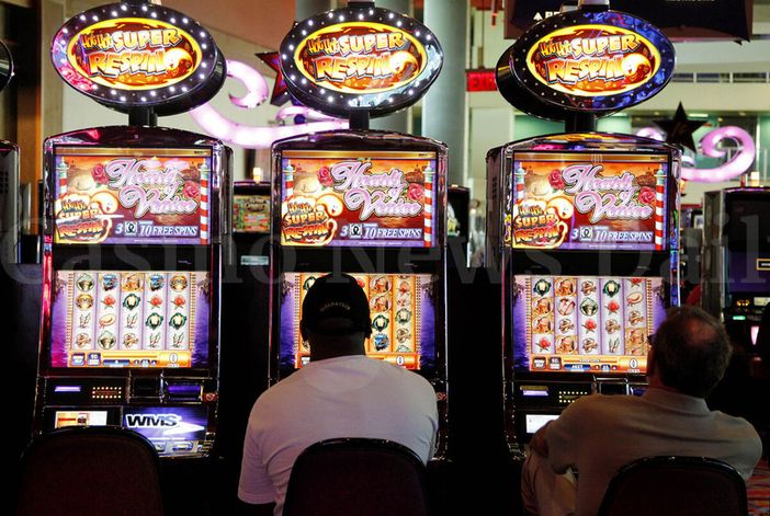 11mila euro di multa a 34enne cinese che teneva accese le slot in un bar di Nichelino