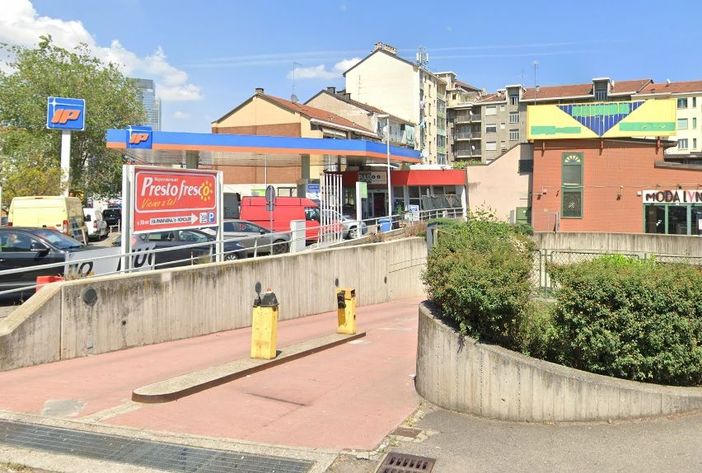 Incendio in via Pininfarina a Moncalieri, 300 garage dichiarati inagibili