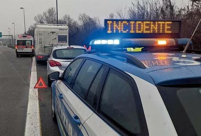 Nichelino, grosso incidente all'imbocco della tangenziale: due feriti e traffico in tilt Nichelino, grosso incidente all'imbocco della tangenziale: due feriti e traffico in tilt