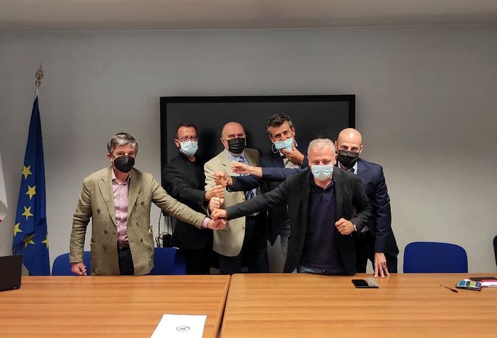 firmatari dell'accordo per la nuova Destinazione turistica Val di Susa firmatari dell'accordo per la nuova Destinazione turistica Val di Susa