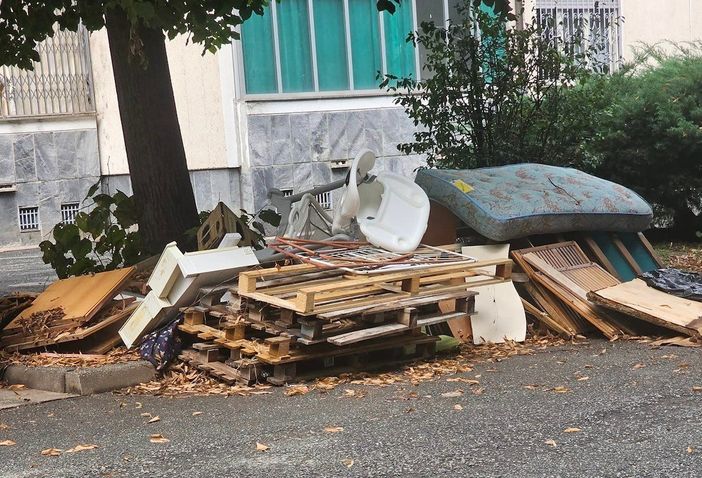 Rifiuti solidi urbani abbandonati
