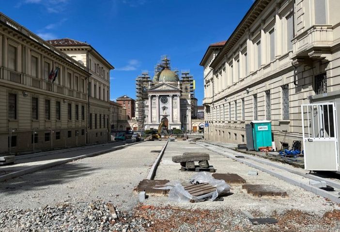 Proseguono gli interventi di rinnovo dei binari a Porta Palazzo Proseguono gli interventi di rinnovo dei binari a Porta Palazzo