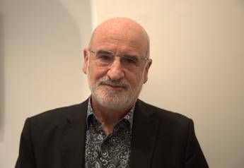 Capri celebra Aramburu con il Premio Malaparte, lo scrittore: "Letteratura antidoto alla brutalità" Capri celebra Aramburu con il Premio Malaparte, lo scrittore: "Letteratura antidoto alla brutalità"