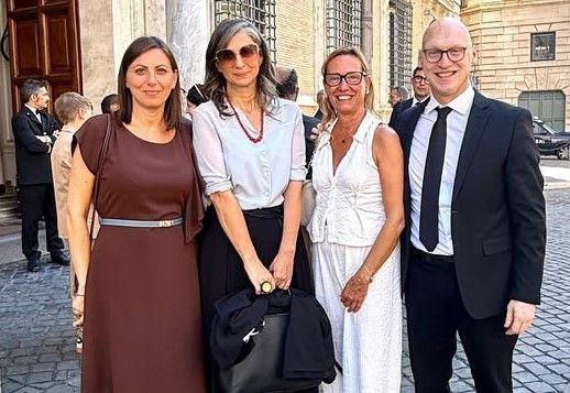 Cera, Albanese, Cucchi e Azzolina di fronte al Senato Cera, Albanese, Cucchi e Azzolina di fronte al Senato