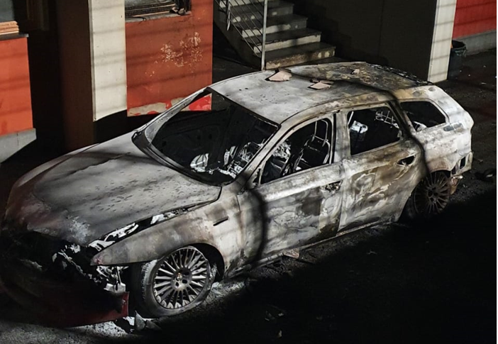 auto carbonizzata - foto d'archivio