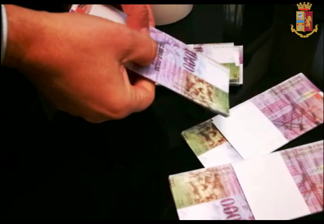 Operazione Rip Deal: due arresti della Polizia a Torino per truffa aggravata Operazione Rip Deal: due arresti della Polizia a Torino per truffa aggravata