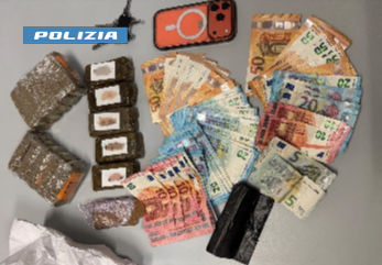La droga recuperata a Madonna di Campagna