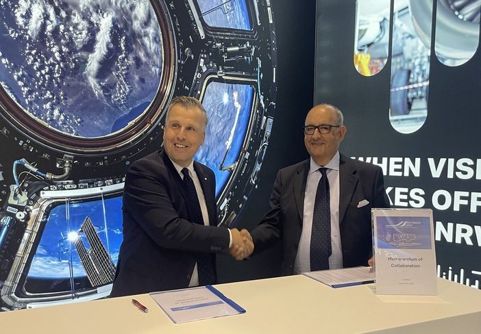 Il momento della firma Il momento della firma