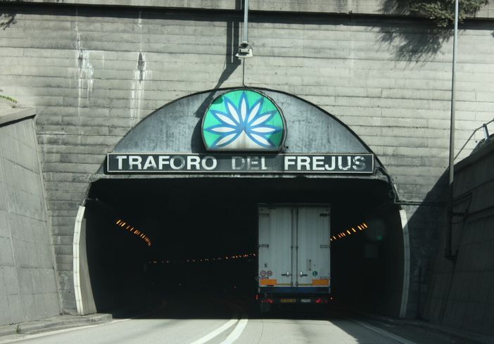 Arrestato dalla Polizia al traforo del Frejus un pericoloso latitante