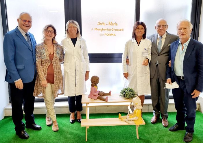 Due sculture di Margherita Grasselli nell’atrio dell’Ospedale Infantile Regina Margherita Due sculture di Margherita Grasselli nell’atrio dell’Ospedale Infantile Regina Margherita