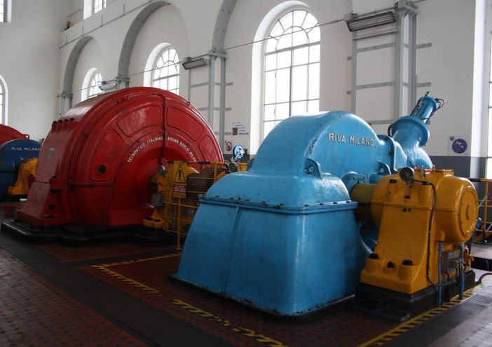 interno di una centrale idroelettrica