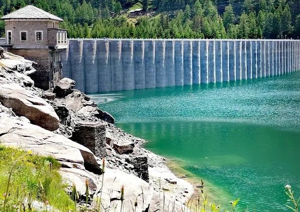La diga di Ceresole Reale (foto d'archivio) La diga di Ceresole Reale (foto d'archivio)