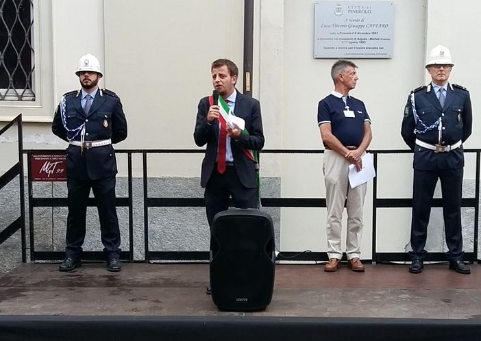 Il sindaco Salvai all'inaugurazione dell'ultimo Artigianato
