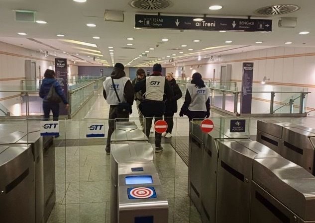 Sempre meno 'portoghesi' a bordo di autobus e tram torinesi