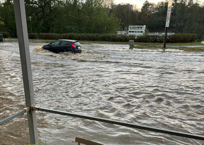 Negozi, cantine e magazzini allagati: l'ultimo temporale mette in ginocchio le attività in corso Moncalieri