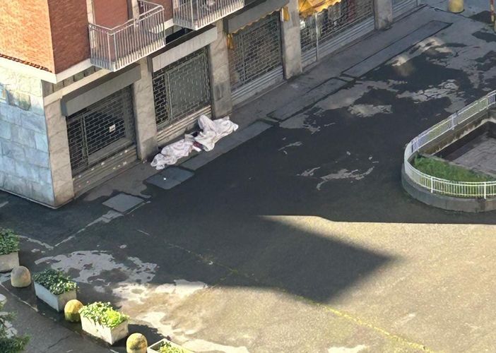 Corso Taranto invaso dal degrado, la città risponde ai residenti