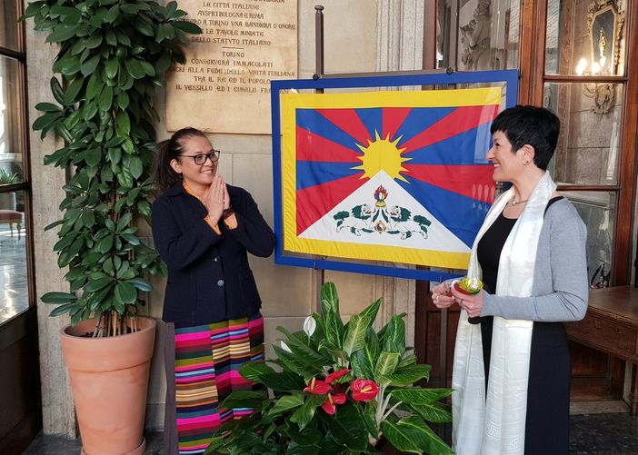 La bandiera del Tibet esposta a Palazzo Civico La bandiera del Tibet esposta a Palazzo Civico