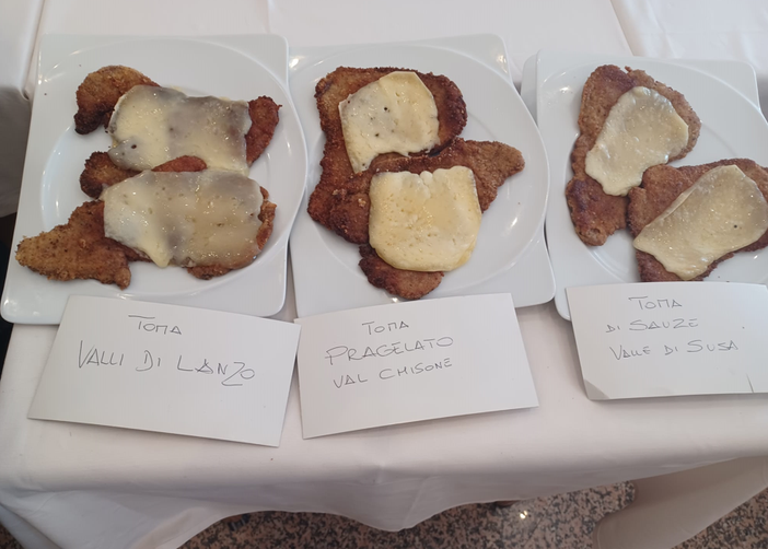 Cotolette con formaggio fuso sopra