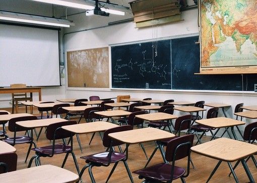 Ritorno a scuola, l’amarezza dei sindacati: “Abbiamo necessità di più di 7000 docenti di ruolo" Ritorno a scuola, l’amarezza dei sindacati: “Abbiamo necessità di più di 7000 docenti di ruolo"