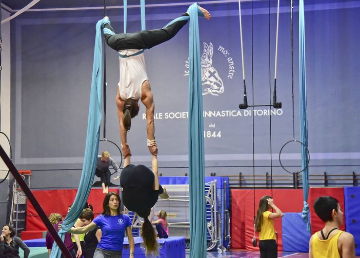 La Federazione Ginnastica d’Italia riconosce ufficialmente la disciplina dell’Acrobatica Aerea