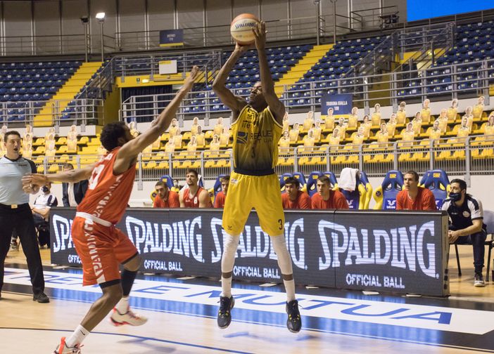 Iniziano i playoff per la Reale Mutua Basket Torino, al Pala Gianni Asti c'è Mantova