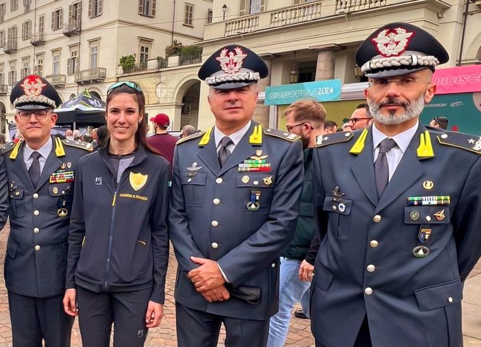 La Guardia di Finanza partecipa al Giro-E d’Italia: oggi alla tappa inaugurale partita da Torino La Guardia di Finanza partecipa al Giro-E d’Italia: oggi alla tappa inaugurale partita da Torino