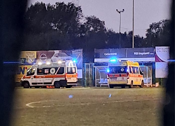 Il giovane calciatore stramazza in campo, l’allenatore gli salva la vita: a San Mauro vince il coraggio Il giovane calciatore stramazza in campo, l’allenatore gli salva la vita: a San Mauro vince il coraggio