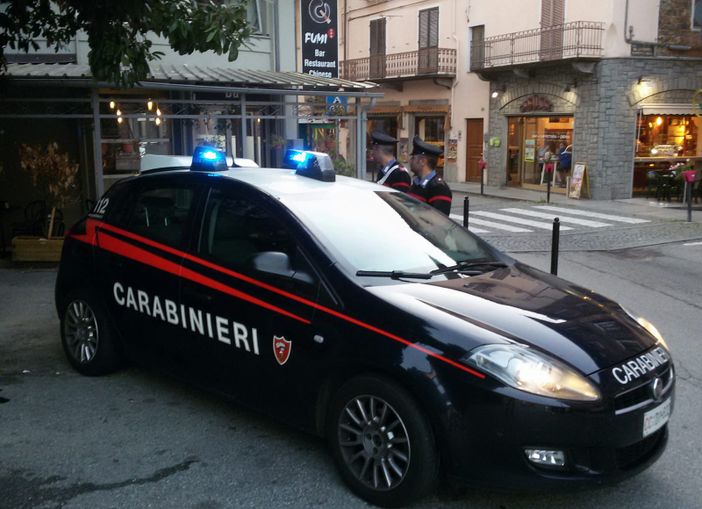 Villafranca Piemonte, 53nne sola in casa vittima di un furto: le puntano un coltello alla gola e poi portano via tutti i gioielli Villafranca Piemonte, 53nne sola in casa vittima di un furto: le puntano un coltello alla gola e poi portano via tutti i gioielli